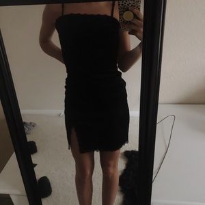 Mini Dress w slit🤍